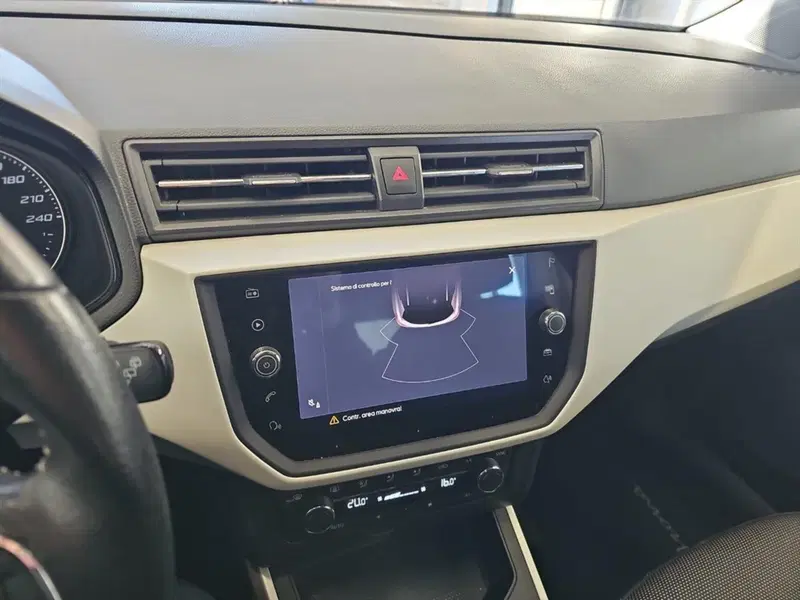 SEAT Arona usata a Lecco (16)