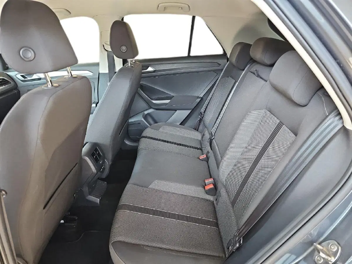 Volkswagen T-Roc usata a Lecco (12)