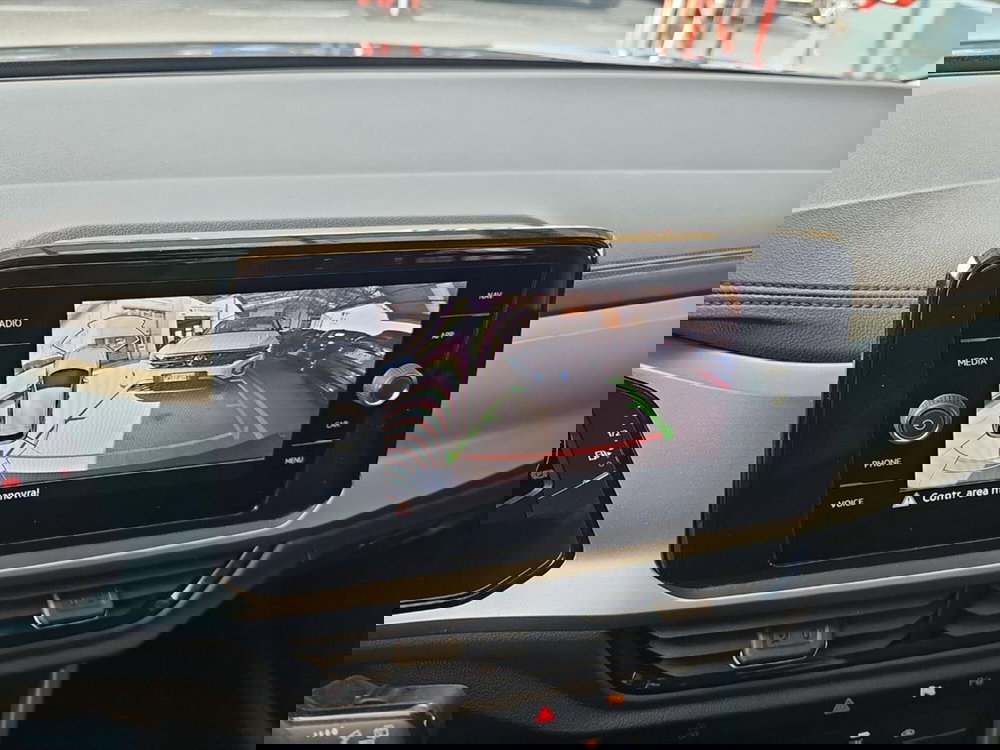 Volkswagen T-Roc usata a Lecco (15)