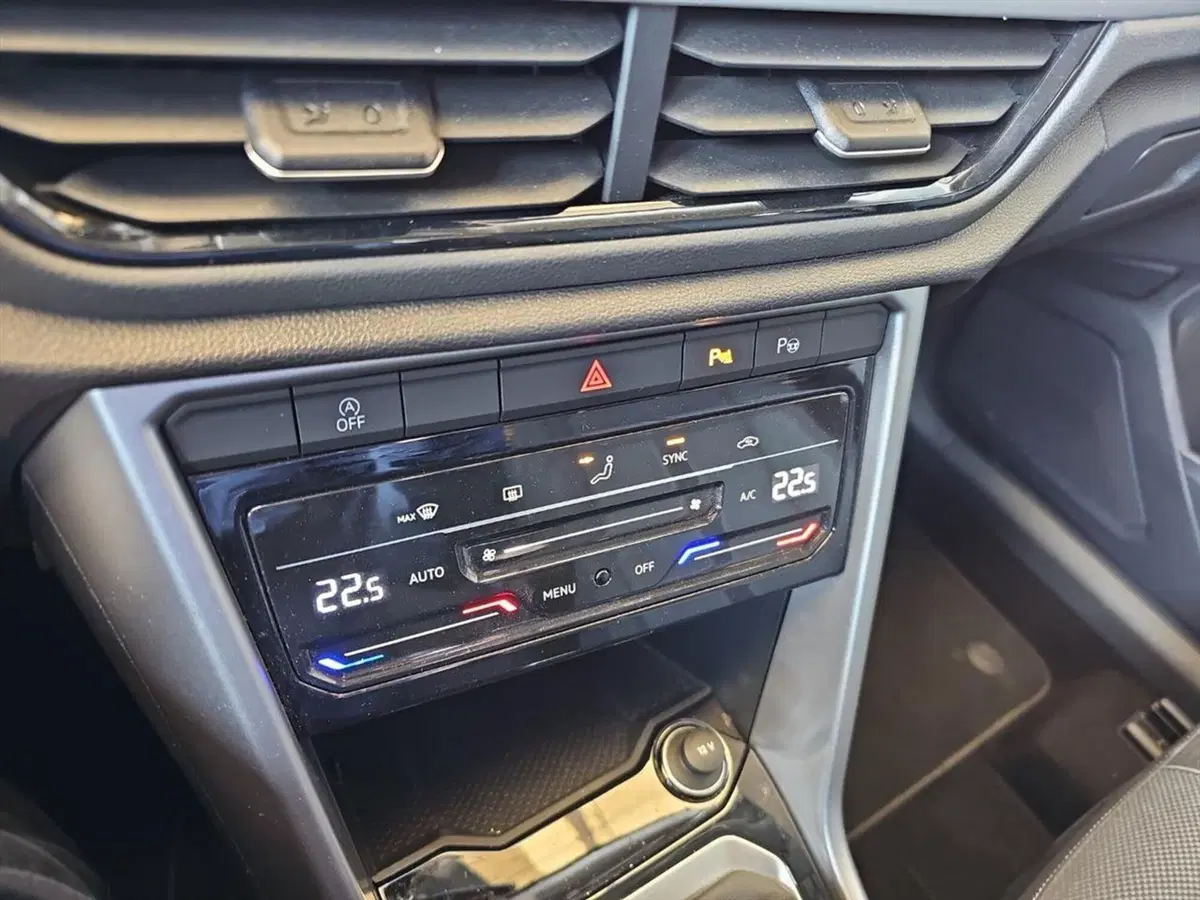Volkswagen T-Roc usata a Lecco (16)