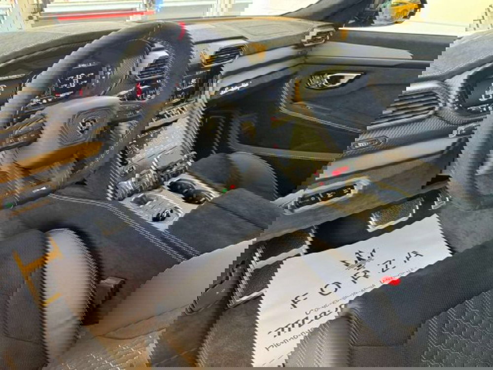 Lamborghini Urus usata a Torino (6)