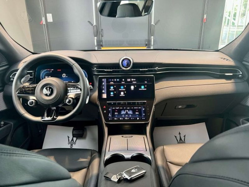 Maserati Grecale usata a Torino (8)