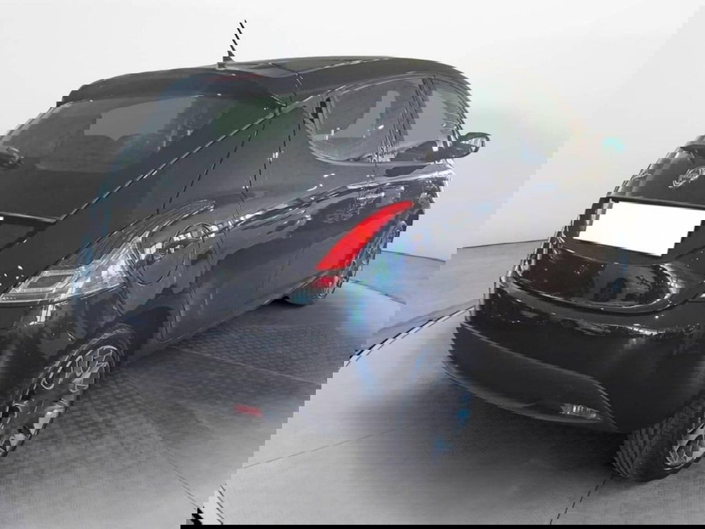 Lancia Ypsilon usata a Torino (4)