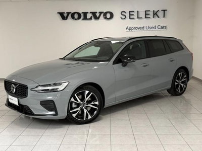 Volvo V60 B3 automatico Plus Dark nuova a Lurate Caccivio
