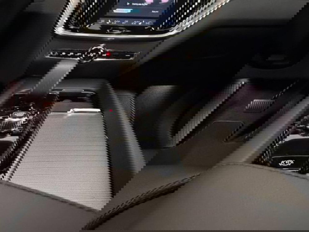 Volvo V60 nuova a Como (10)