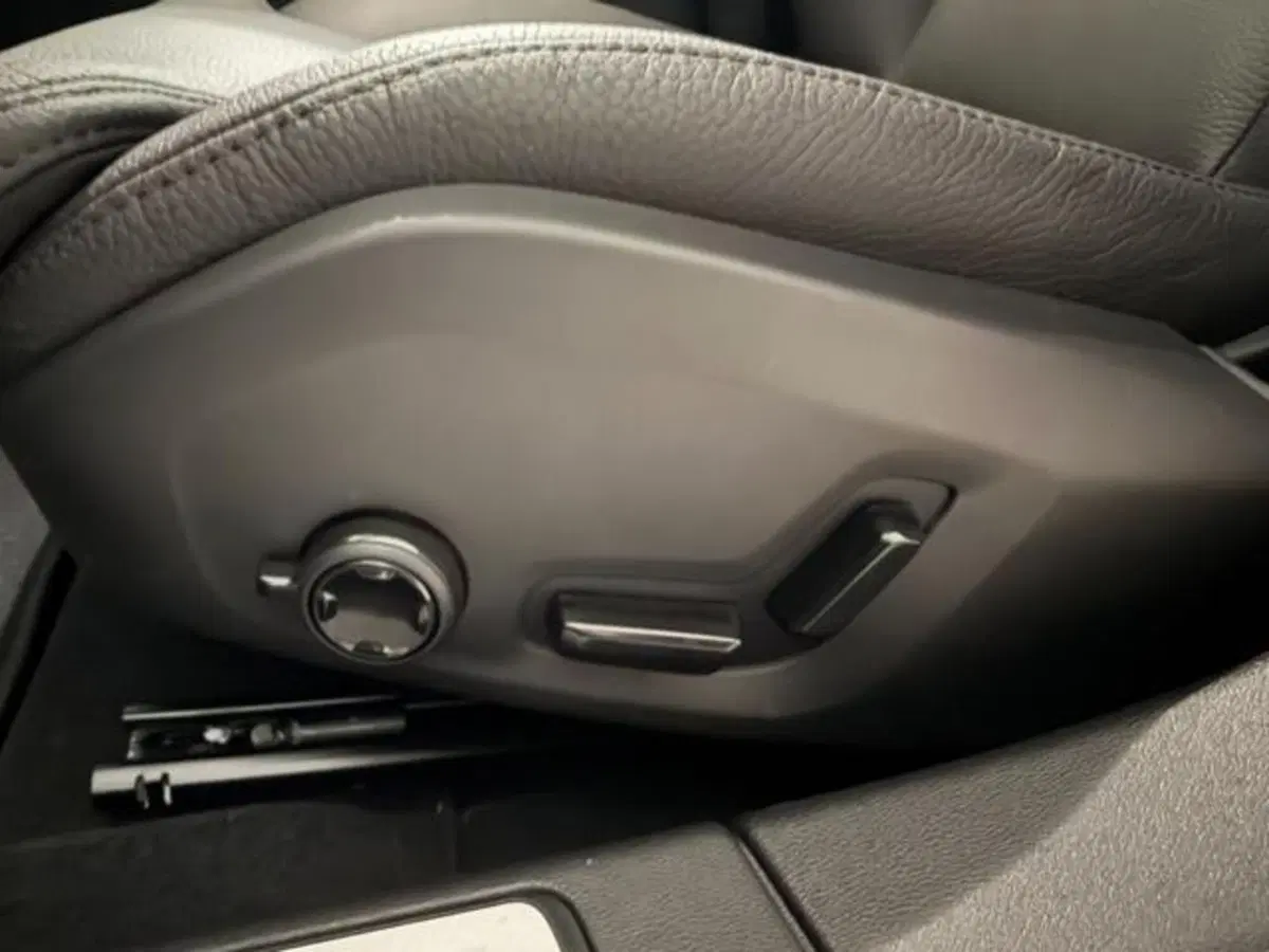 Volvo V60 nuova a Como (18)