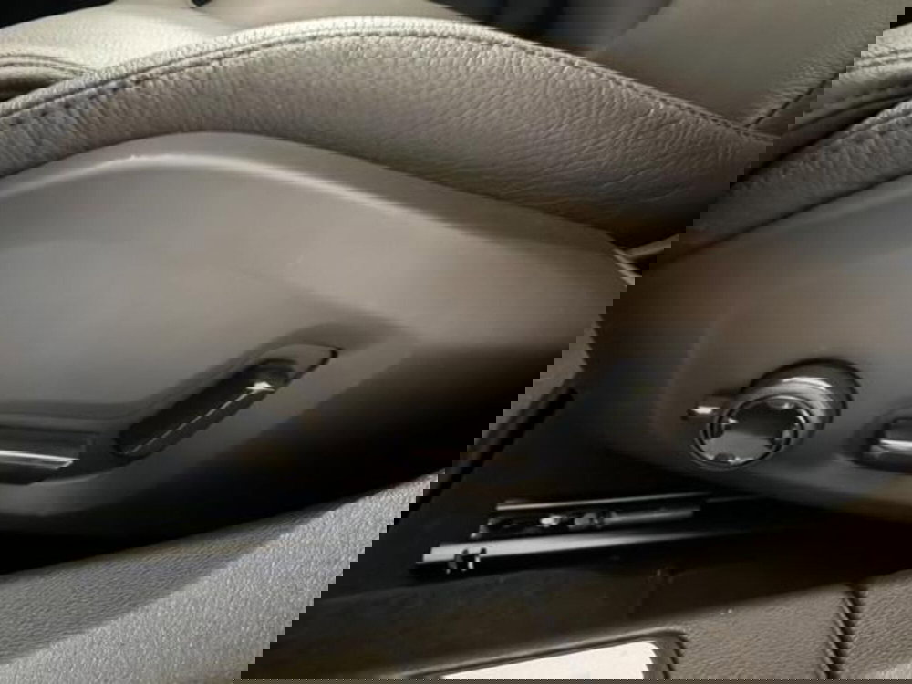 Volvo V60 nuova a Como (18)