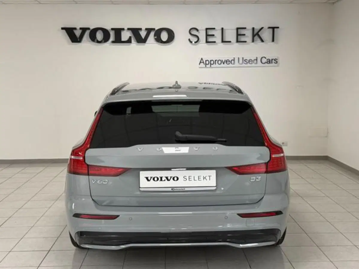 Volvo V60 nuova a Como (3)