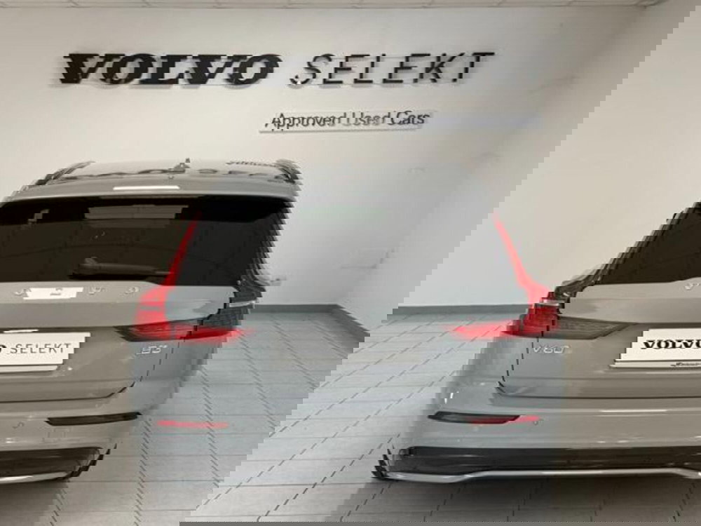 Volvo V60 nuova a Como (3)