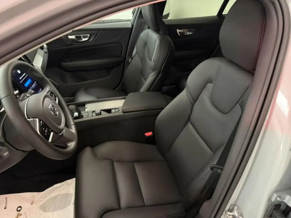 Volvo V60 nuova a Como (5)