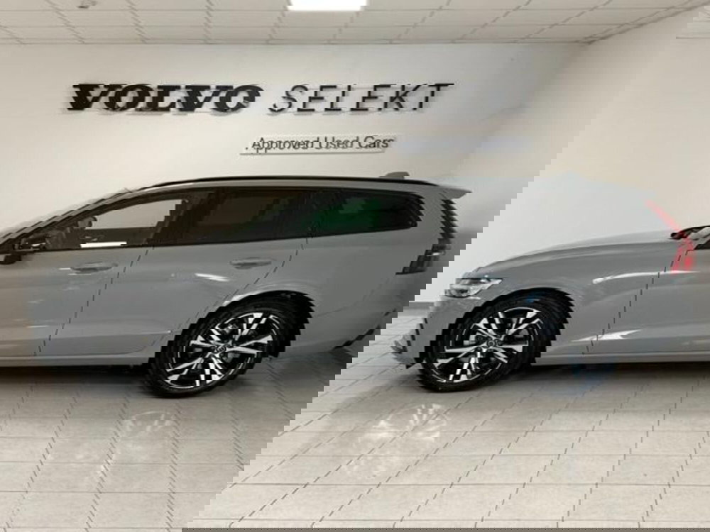 Volvo V60 nuova a Como (7)