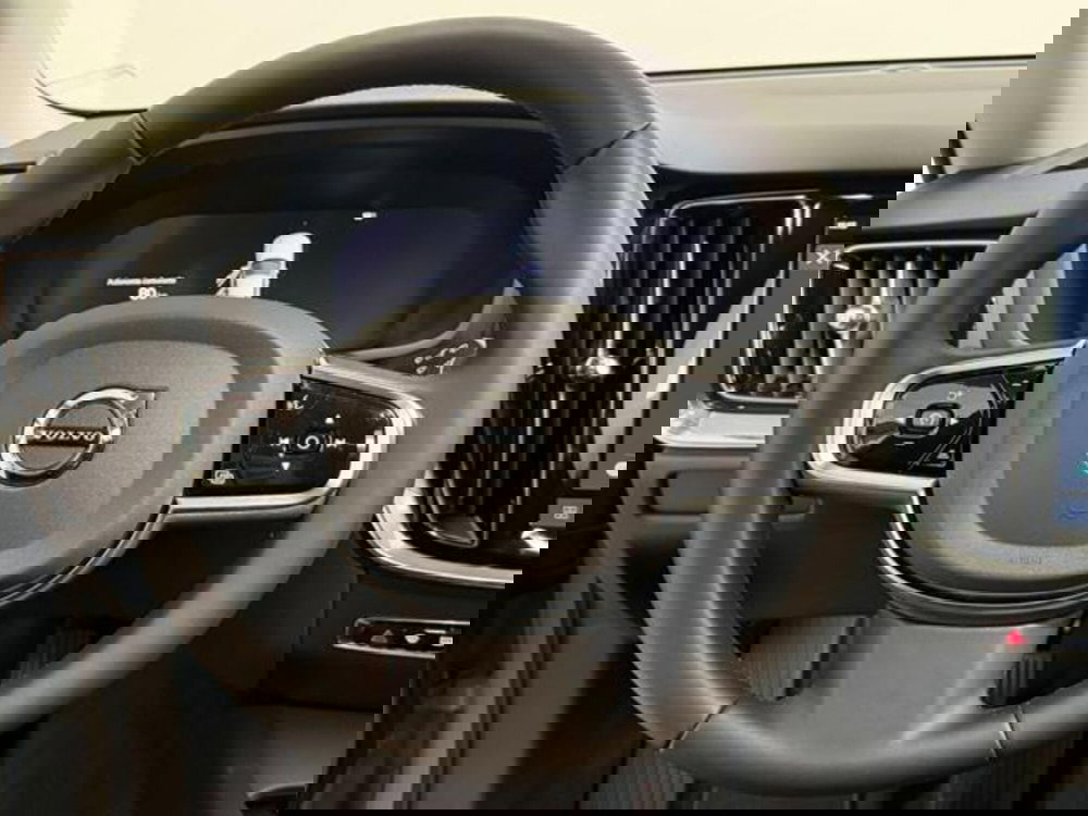 Volvo V60 nuova a Como (9)