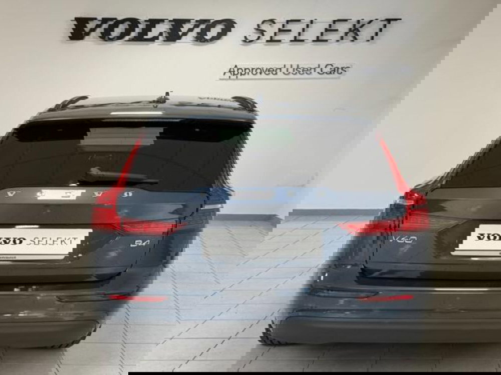 Volvo V60 nuova a Como (10)