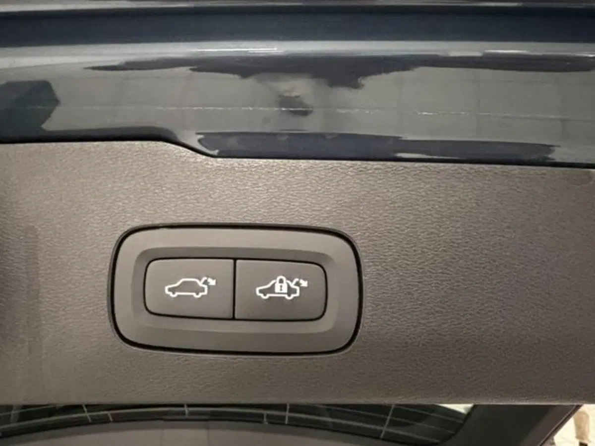 Volvo V60 nuova a Como (14)