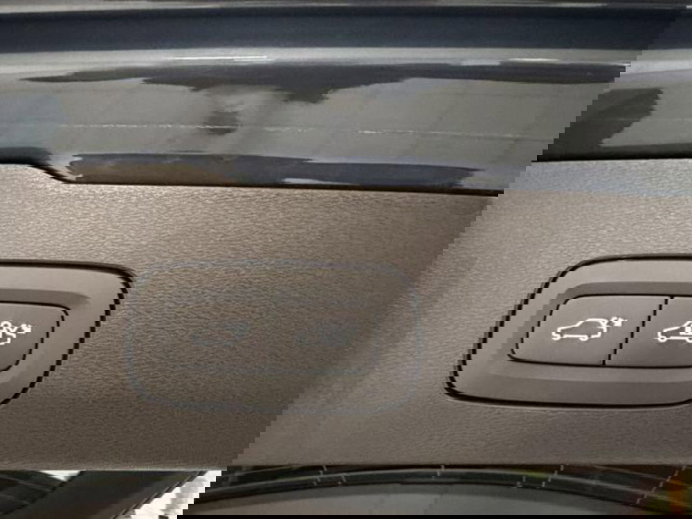 Volvo V60 nuova a Como (14)