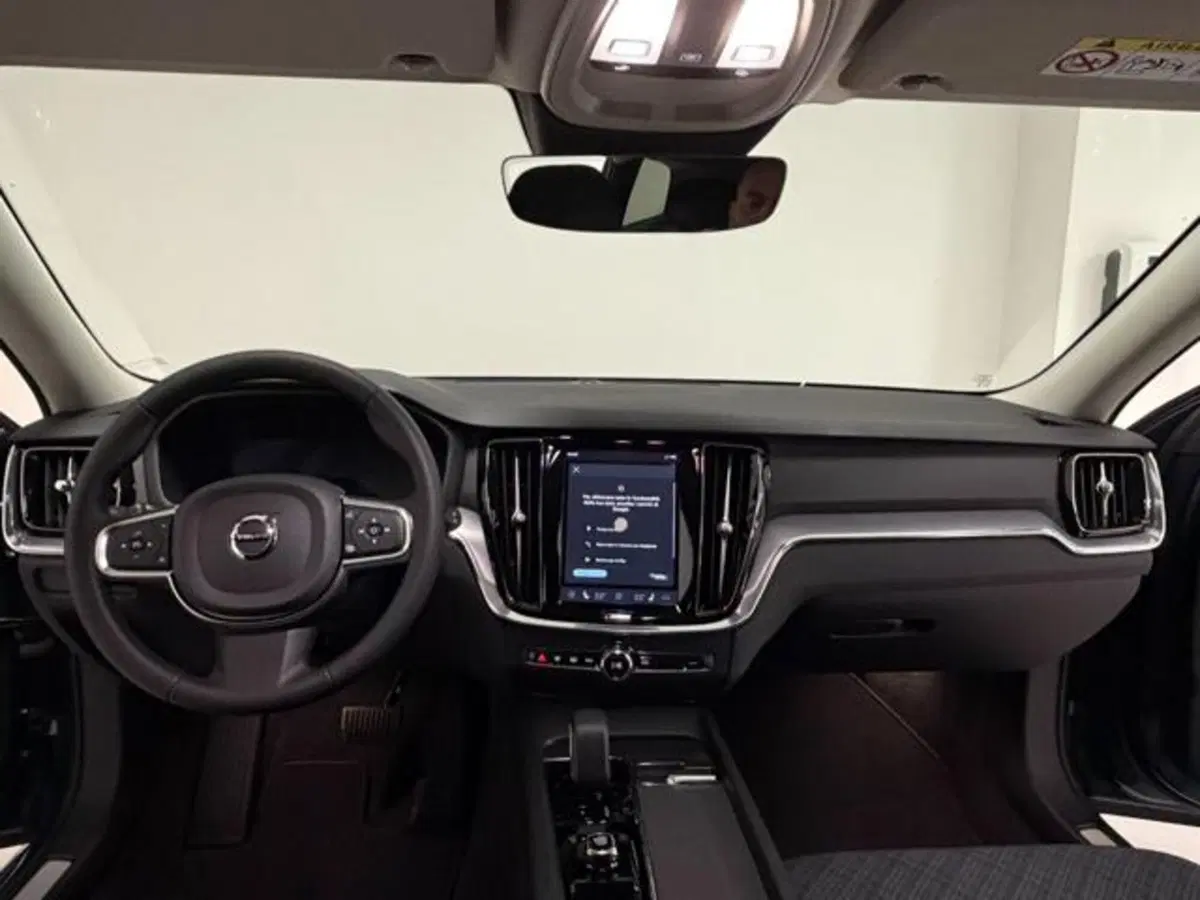Volvo V60 nuova a Como (3)