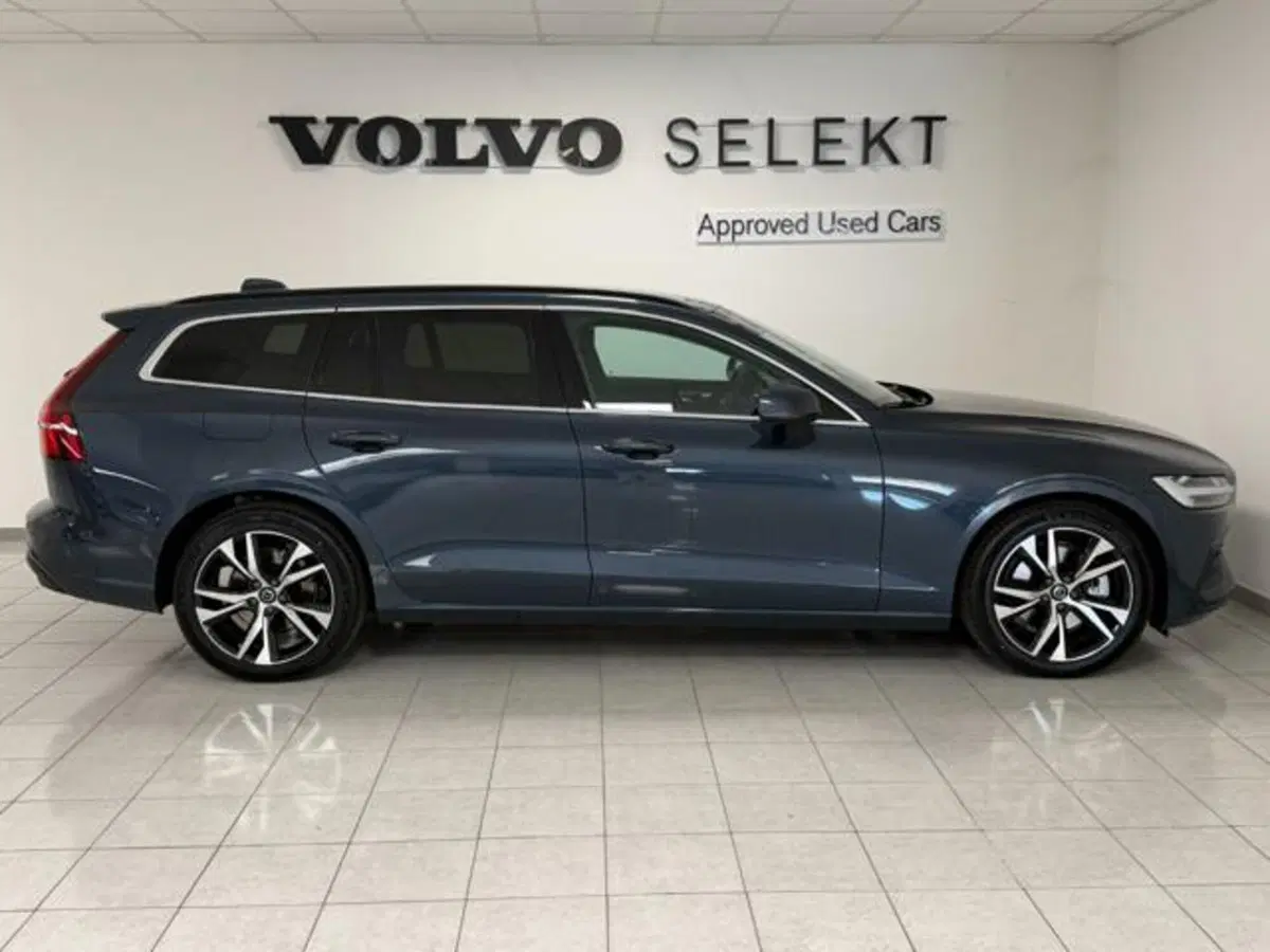 Volvo V60 nuova a Como (7)