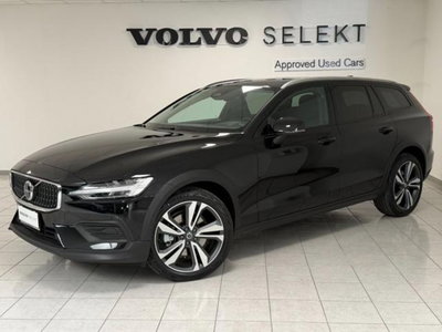Volvo V60 Cross Country 2.0 b4 Plus awd auto nuova a Lurate Caccivio