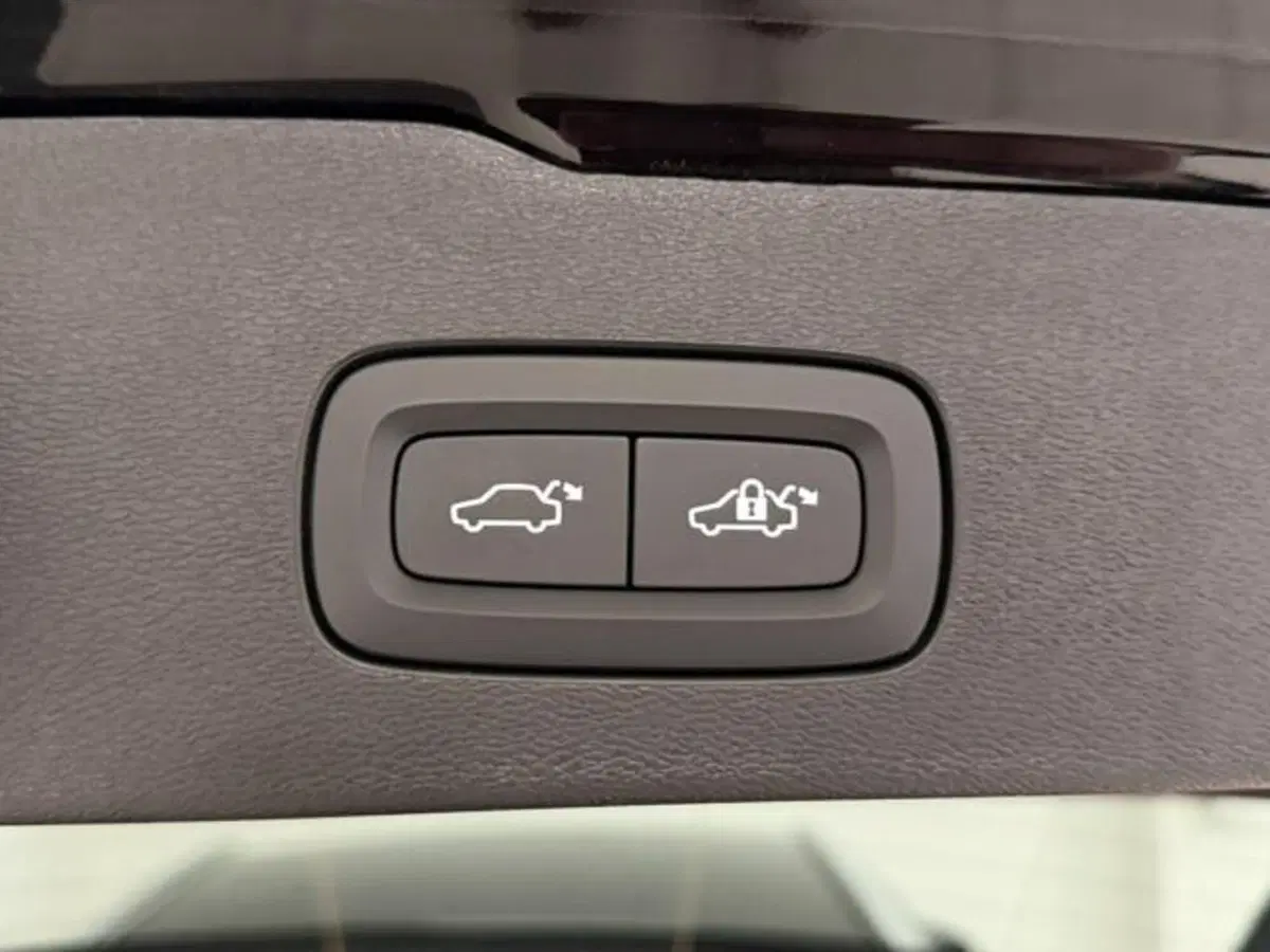 Volvo V60 Cross Country nuova a Como (15)