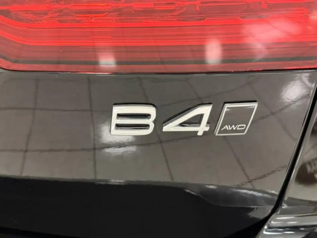 Volvo V60 Cross Country nuova a Como (16)