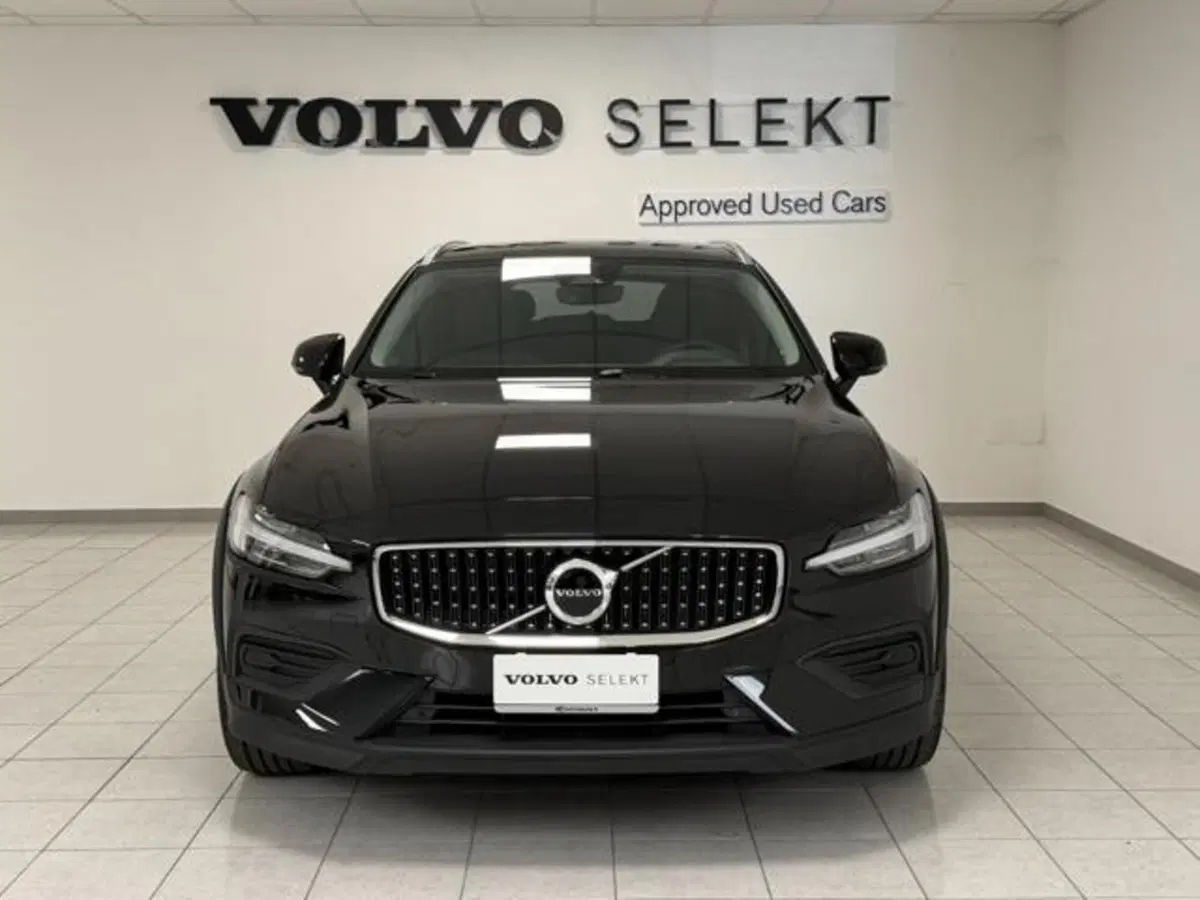 Volvo V60 Cross Country nuova a Como (19)