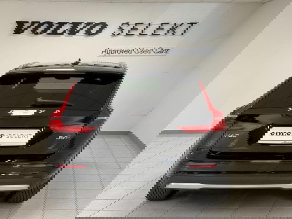 Volvo V60 Cross Country nuova a Como (3)