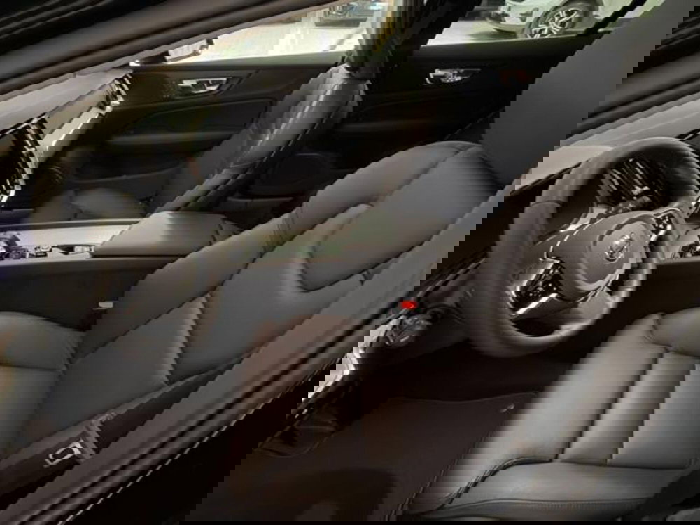 Volvo V60 Cross Country nuova a Como (8)