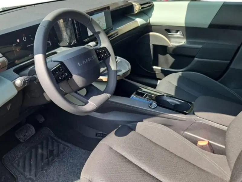 Lancia Ypsilon usata a Roma (6)