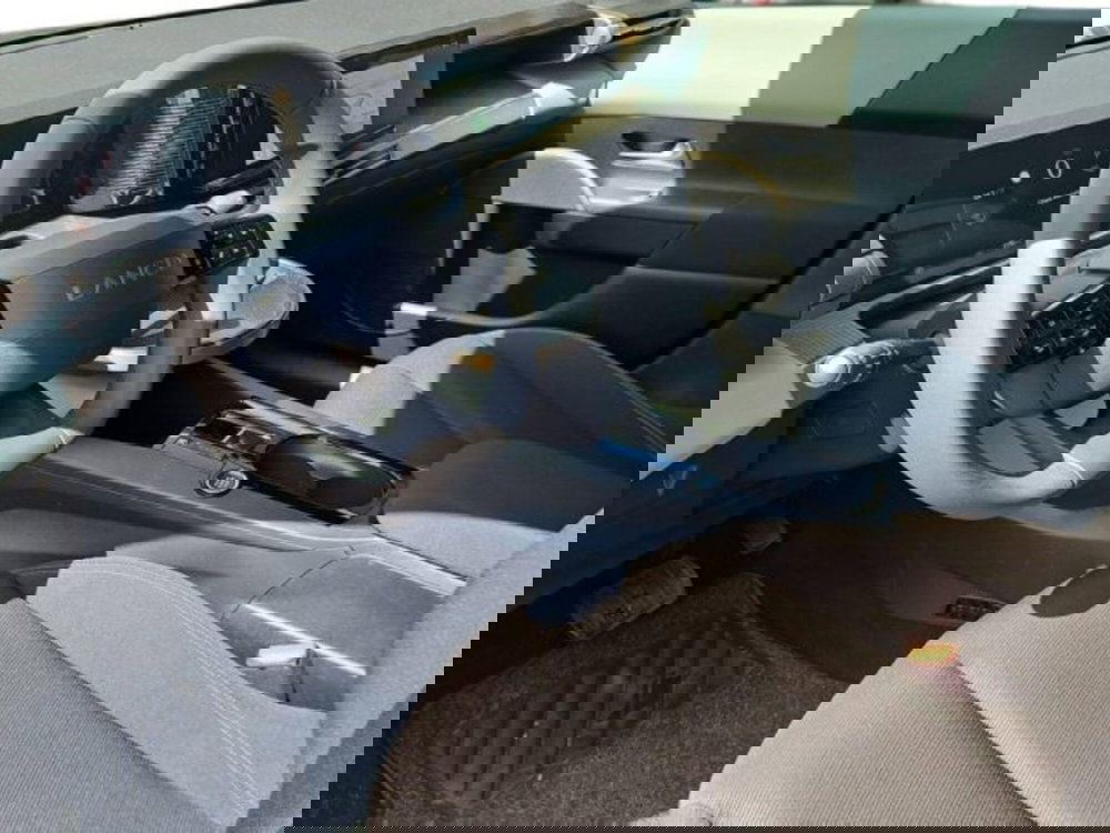 Lancia Ypsilon usata a Roma (6)