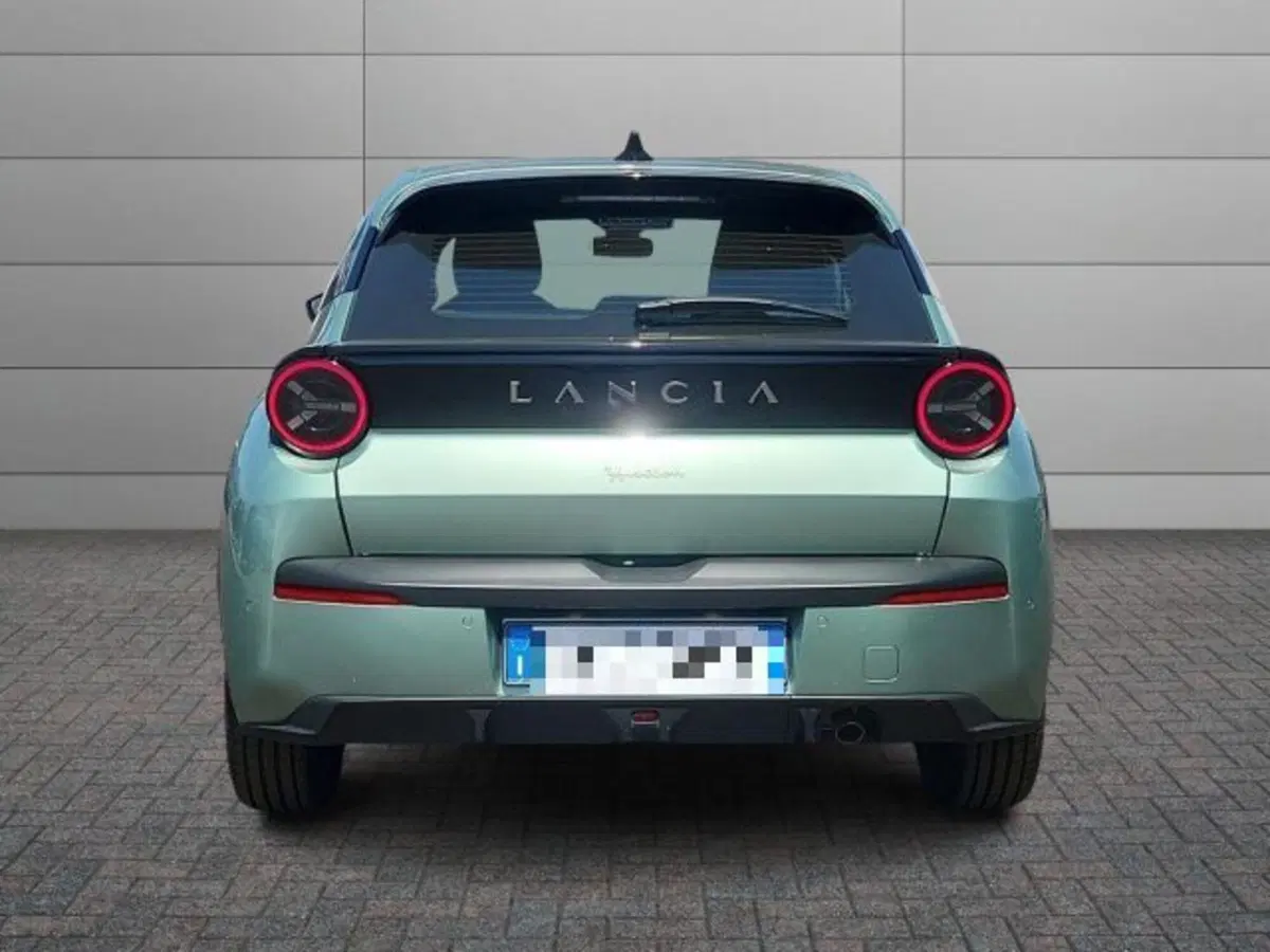 Lancia Ypsilon usata a Roma (12)