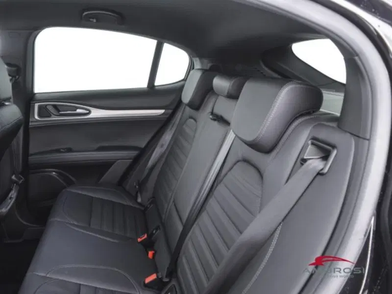 Alfa Romeo Stelvio usata a Perugia (10)