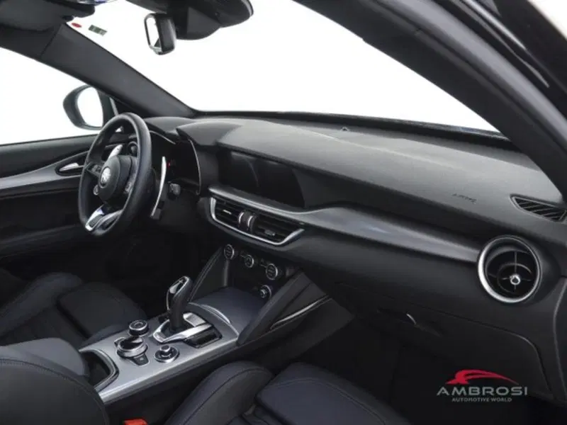 Alfa Romeo Stelvio usata a Perugia (12)