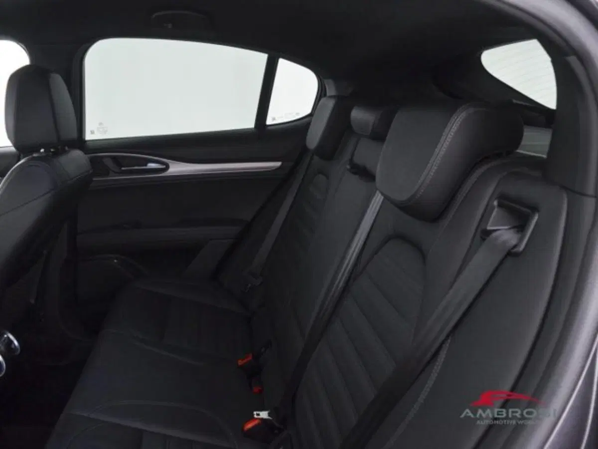 Alfa Romeo Stelvio usata a Perugia (10)