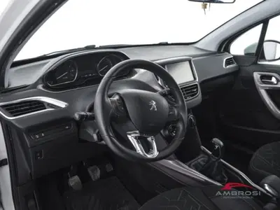 Peugeot 2008 VTi 82CV Active del 2014 usata a Corciano