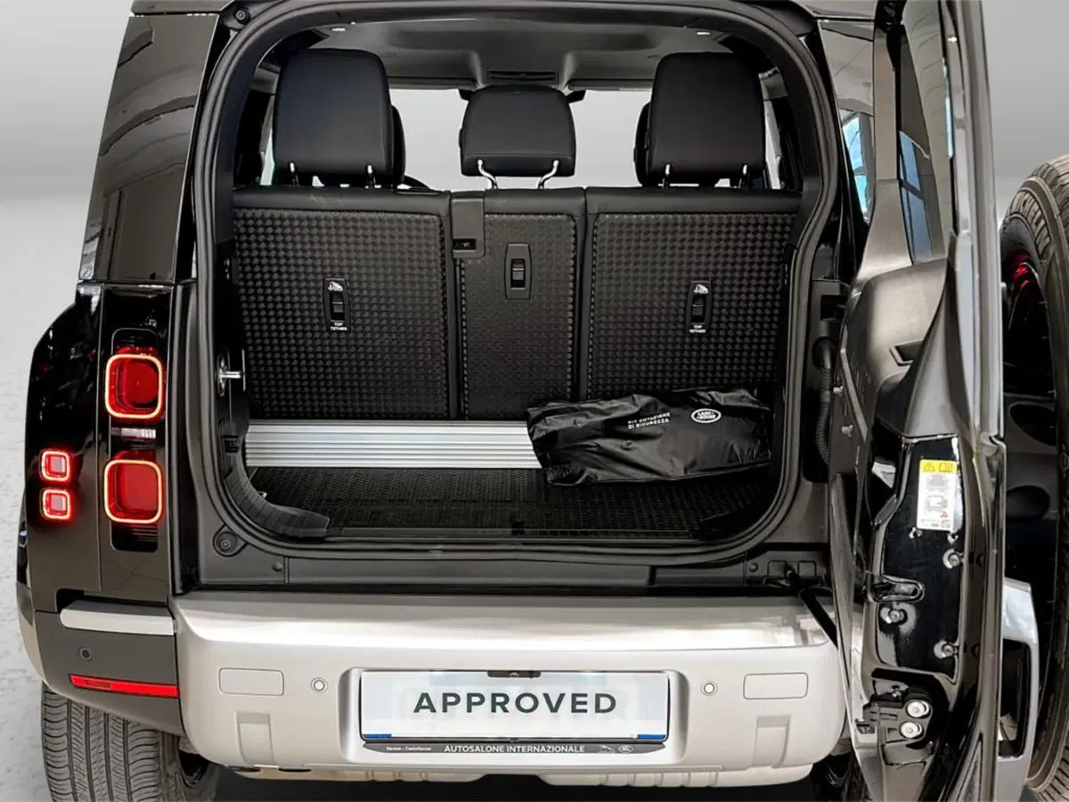 Land Rover Defender usata a Varese (11)