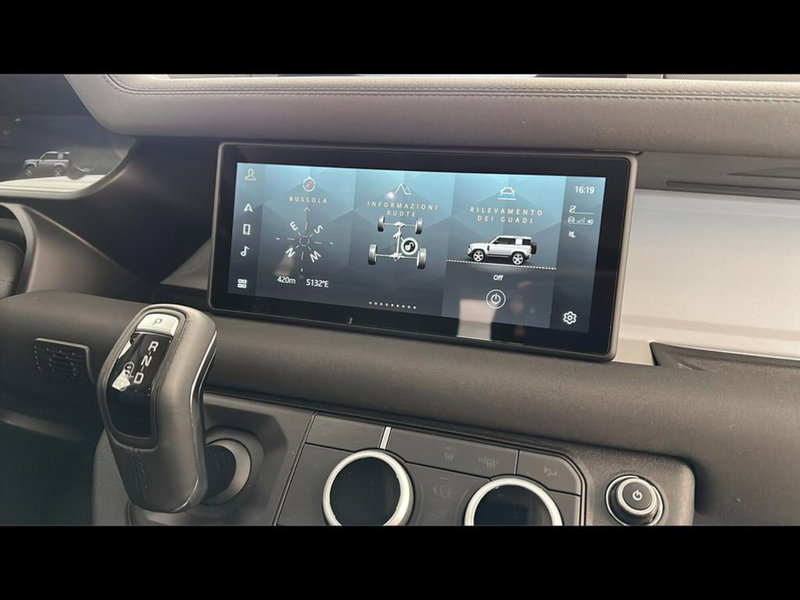 Land Rover Defender usata a Varese (14)