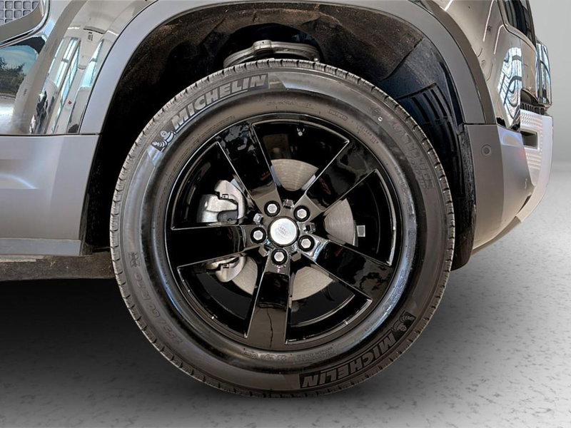 Land Rover Defender usata a Varese (9)