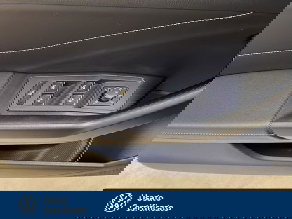 Volkswagen T-Roc usata a Vicenza (18)