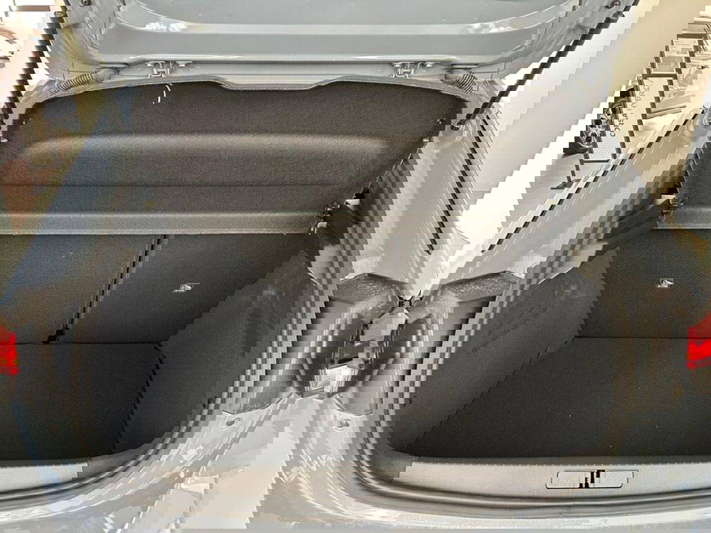 Opel Corsa nuova a Sondrio (15)