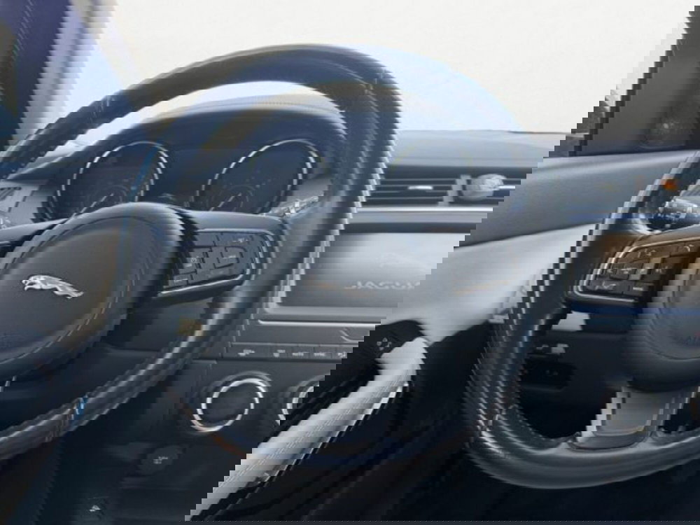 Jaguar E-Pace usata a Udine (10)