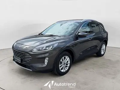 Ford Kuga 1.5 EcoBlue 120 CV 2WD Titanium del 2021 usata a Lecce