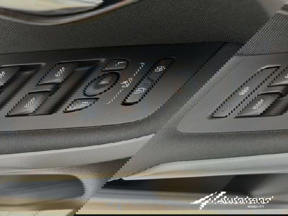 Volvo V40 usata a Lecce (14)