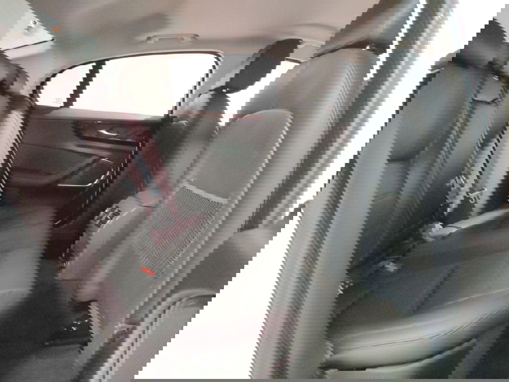 Jaguar XE usata a Teramo (14)