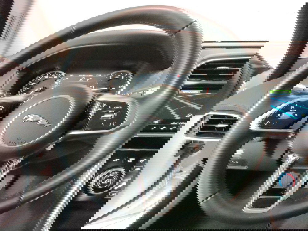 Jaguar XE usata a Teramo (17)