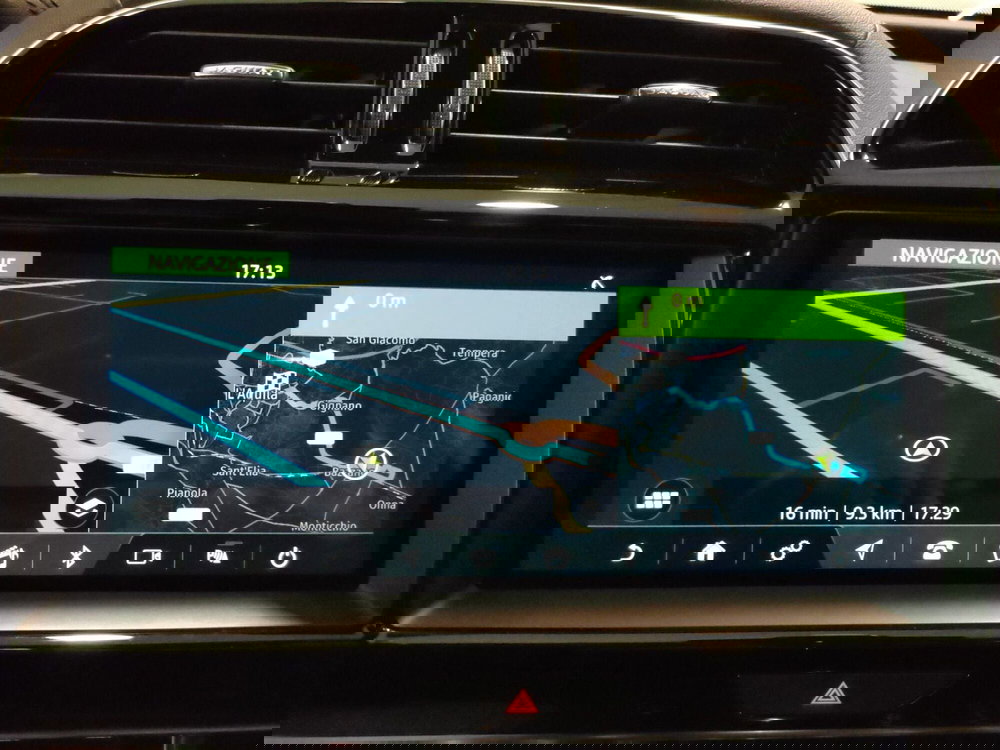 Jaguar XE usata a Teramo (19)