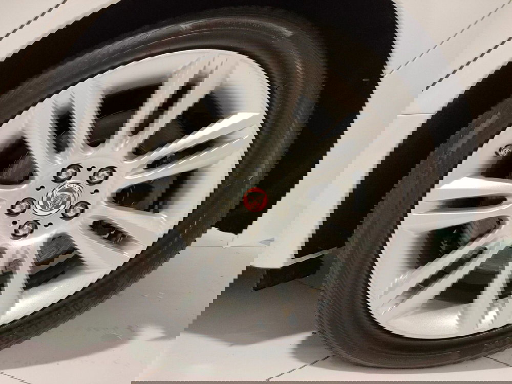 Jaguar XE usata a Teramo (7)