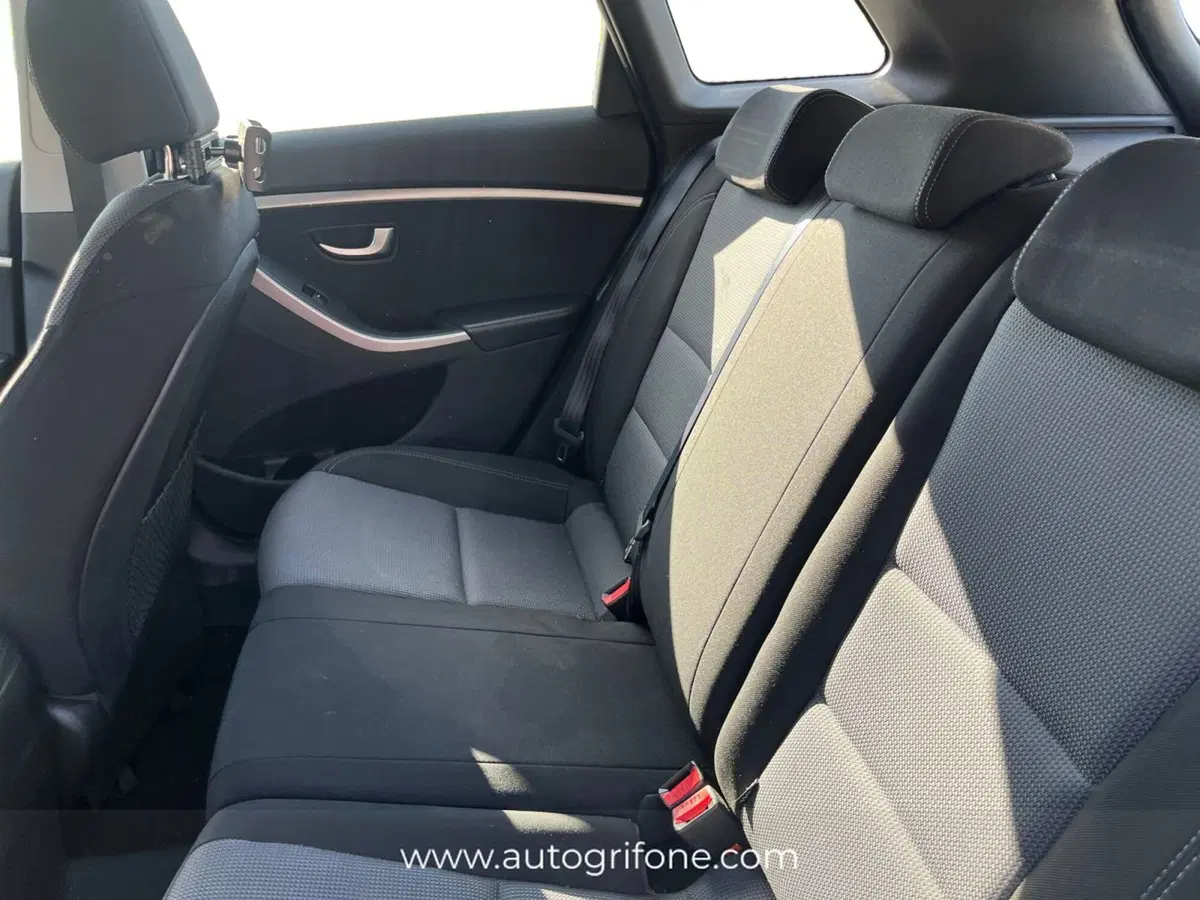 Hyundai i30 Station Wagon usata a Modena (13)
