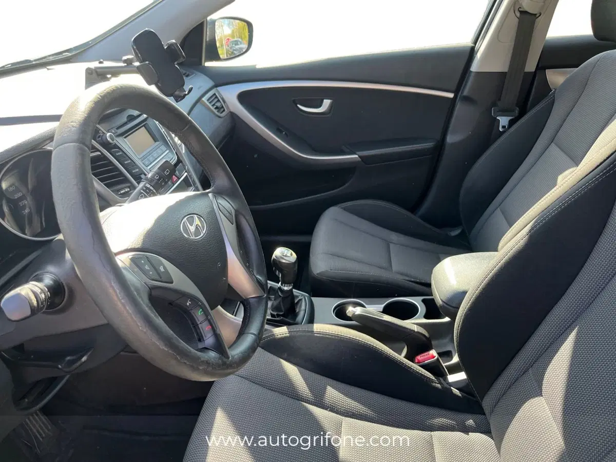 Hyundai i30 Station Wagon usata a Modena (9)