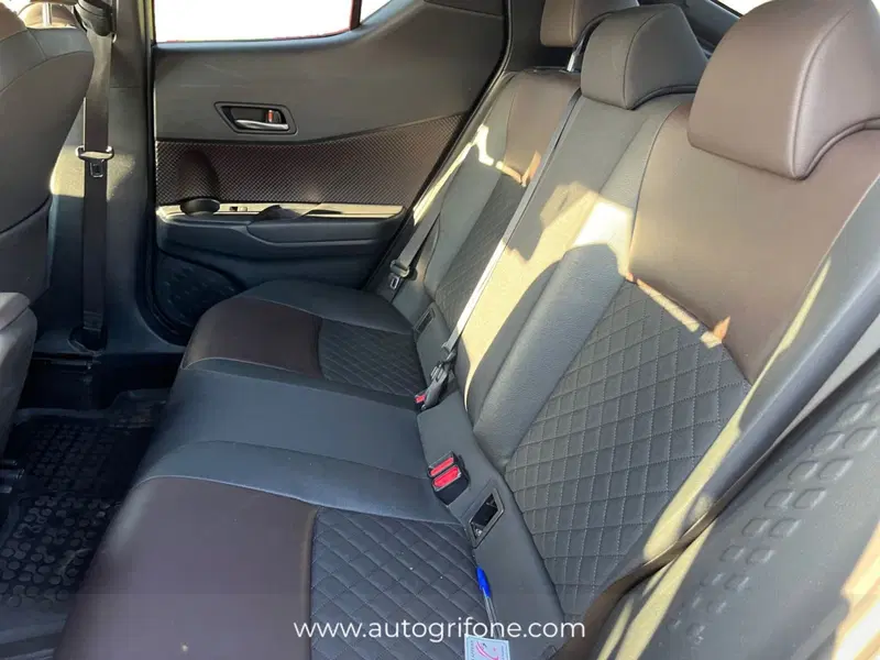 Toyota Toyota C-HR usata a Modena (13)
