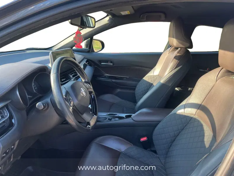 Toyota Toyota C-HR usata a Modena (9)
